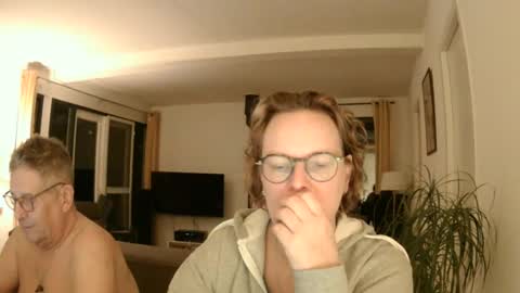 Snoeske and Woodwurm online show from December 2024 04:28:02 PM