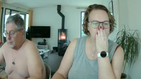 Snoeske and Woodwurm online show from December 2024 01:49:02 PM