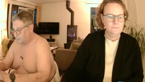 Snoeske and Woodwurm online show from January 2025 04:06:01 PM