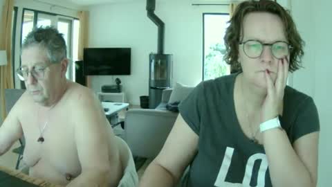 Snoeske and Woodwurm online show from January 2025 12:35:02 PM