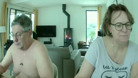 Snoeske and Woodwurm online show from January 2025 02:25:02 PM