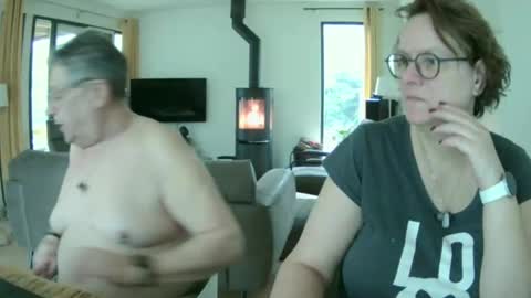 Snoeske and Woodwurm online show from January 2025 02:39:01 PM