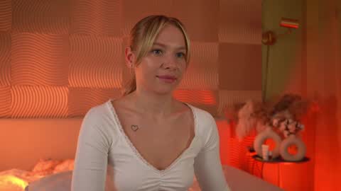 Snapshot of snow_is_falling chatting on December 2024 04:20:01 PM Candice Snow online show from December 2024 04:20:01 PM