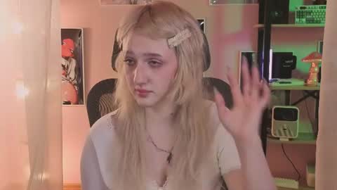 Snapshot of snowflakeskitty chatting on June 2026 09:34:02 AM Ellie online show from June 2026 09:34:02 AM