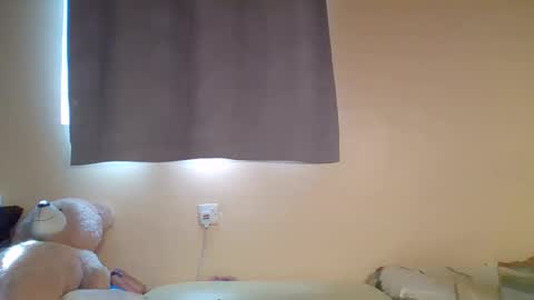 Snowie eyes online show from January 2026 11:04:02 AM