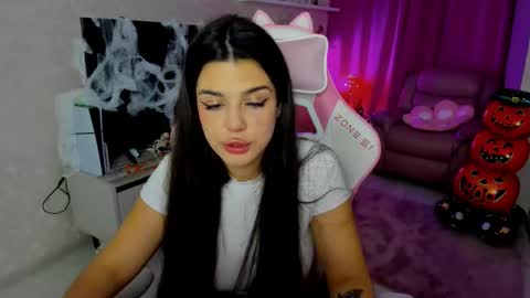 snowingwinter online show from November 2025 07:16:01 PM