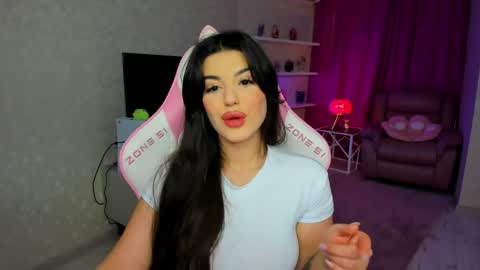 Snapshot of snowingwinter chatting on May 2026 11:16:02 AM snowingwinter online show from May 2026 11:16:02 AM