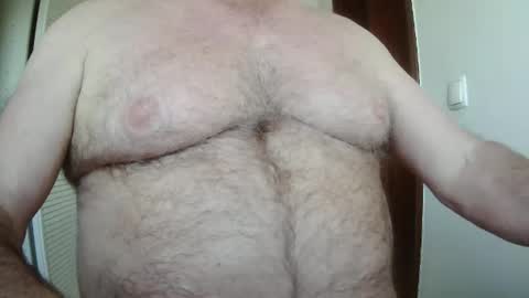 snudge432 online show from April 2026 04:39:01 PM