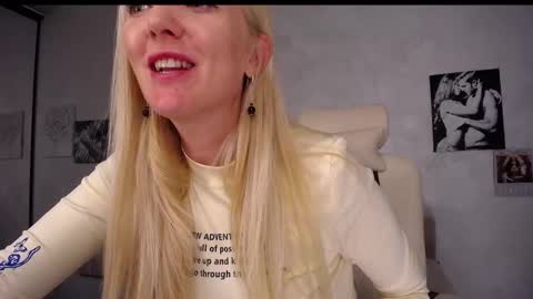 Snapshot of so_sexy_monna chatting on February 2025 02:19:02 PM Monna online show from February 2025 02:19:02 PM