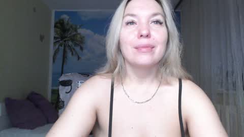 Snapshot of soaring_love chatting on December 2024 04:31:02 AM Masha online show from December 2024 04:31:02 AM