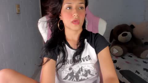 sofia online show from February 2025 08:57:01 PM