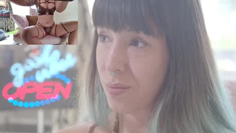 Sofi Mora online show from September 2025 02:22:01 PM