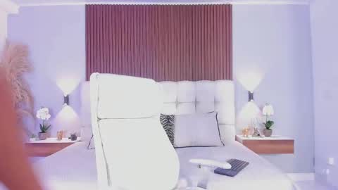 Sofia online show from September 2025 06:08:01 PM