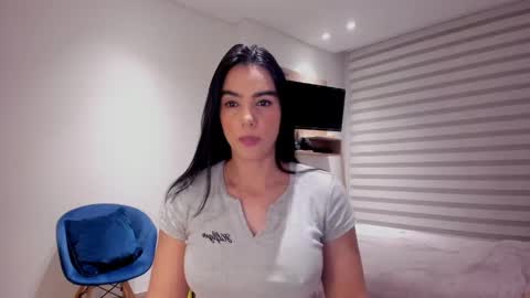 Snapshot of sofi_saenzz chatting on October 2025 12:00:01 AM Sofi Saenzz  online show from October 2025 12:00:01 AM