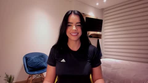 Snapshot of sofi_saenzz chatting on October 2025 12:18:01 AM Sofi Saenzz  online show from October 2025 12:18:01 AM