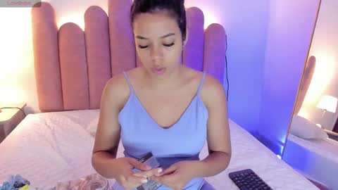 Snapshot of sofi_smith02 chatting on February 2025 07:30:01 PM sofi smith online show from February 2025 07:30:01 PM