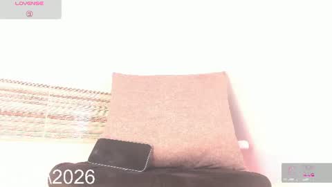Snapshot of sofia_burbano chatting on July 2026 04:17:02 AM Sofia Burbano online show from July 2026 04:17:02 AM