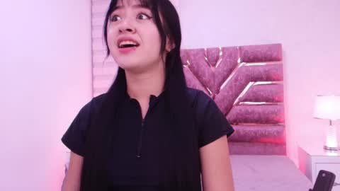 sofia gomes online show from June 2026 12:00:02 PM