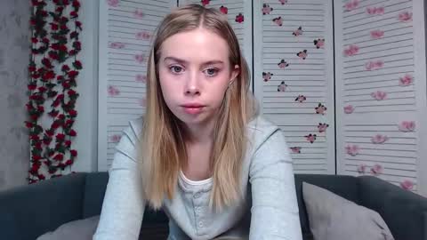 Sofia here online show from November 2025 12:10:02 AM