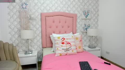 sofia_martinez9 online show from April 2026 07:22:01 PM