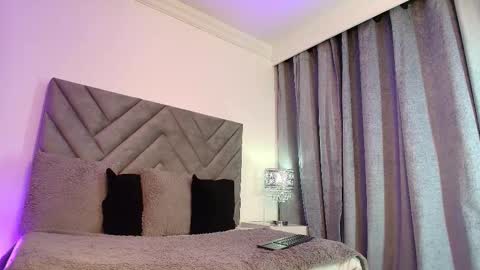 sofia_owens2 online show from October 2025 11:31:02 AM