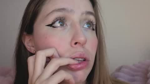     online show from October 2025 03:45:01 AM