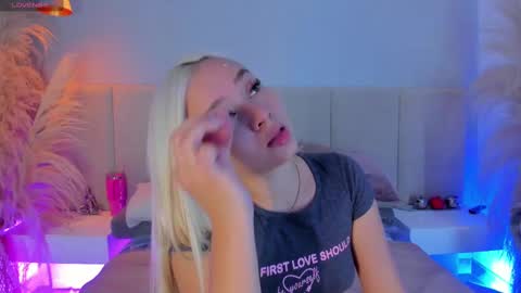 SOFIA PAMELA online show from September 2025 07:25:02 PM