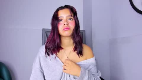 Snapshot of sofia_villareal chatting on September 2025 12:06:01 PM Sofa online show from September 2025 12:06:01 PM