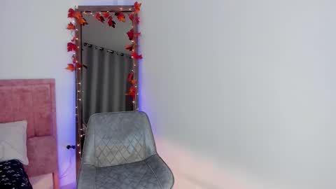 Snapshot of sofia_wilson_ chatting on October 2025 03:03:02 PM Sofia Wilson online show from October 2025 03:03:02 PM