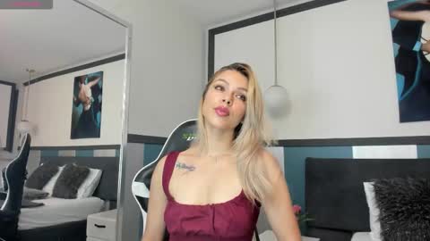 Snapshot of sofiaa_morris chatting on September 2025 07:17:02 PM Sofia online show from September 2025 07:17:02 PM