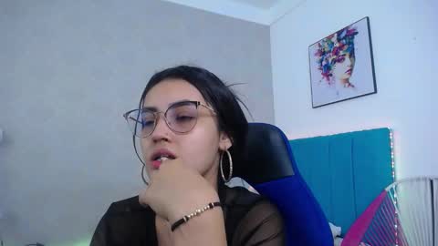 Sofia online show from November 2025 12:19:02 PM