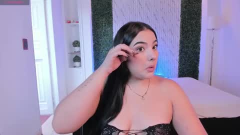 Sofia caramel online show from November 2025 04:18:02 PM