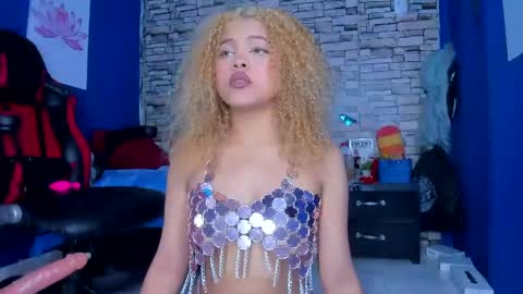 Snapshot of sofiacastillo01 chatting on February 2025 05:18:02 PM sofiacastillo01 online show from February 2025 05:18:02 PM