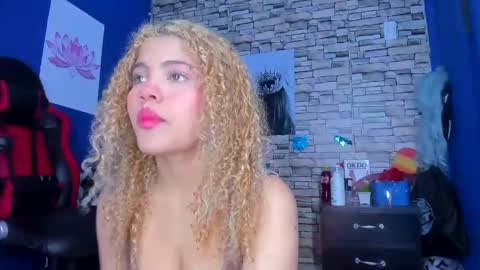 Snapshot of sofiacastillo01 chatting on March 2025 01:05:02 PM sofiacastillo01 online show from March 2025 01:05:02 PM