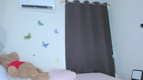 sofiacastillo01 online show from March 2026 05:52:01 PM