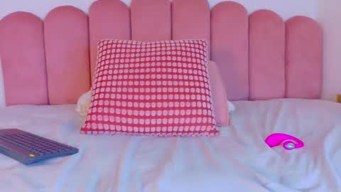 Snapshot of sofiadiamond_ chatting on June 2026 07:46:01 AM SOFIA DIAMOND online show from June 2026 07:46:01 AM