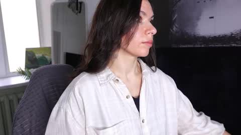 Sofia online show from October 2025 06:14:02 AM