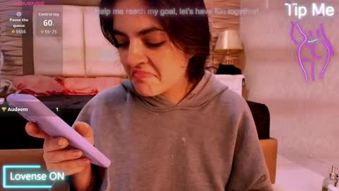 Snapshot of sofianesvat1 chatting on September 2025 10:10:02 PM Sofi - next broadcast today 1030pm Colombia time online show from September 2025 10:10:02 PM