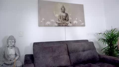 Sofia  online show from November 2025 12:05:02 PM