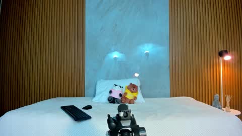 sofia samm online show from November 2025 04:14:02 AM