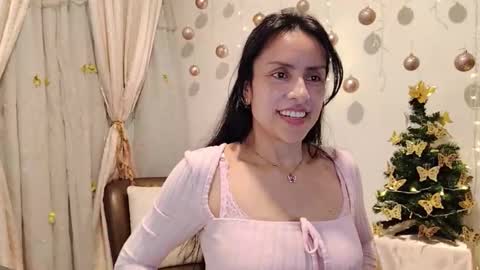 Sofi Bella online show from December 2025 06:27:01 PM