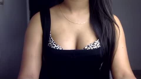 Snapshot of sofie_diva chatting on January 2025 06:38:02 PM divya online show from January 2025 06:38:02 PM