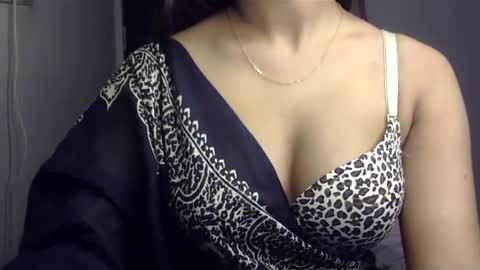 Snapshot of sofie_diva chatting on January 2025 08:14:02 PM divya online show from January 2025 08:14:02 PM