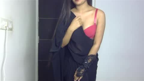 Snapshot of sofie_diva chatting on February 2025 10:57:01 AM divya online show from February 2025 10:57:01 AM