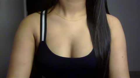 Snapshot of sofie_diva chatting on February 2025 05:11:02 PM divya online show from February 2025 05:11:02 PM