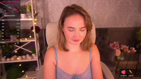 Snapshot of sofiebloom chatting on December 2024 10:10:01 PM Sofie online show from December 2024 10:10:01 PM