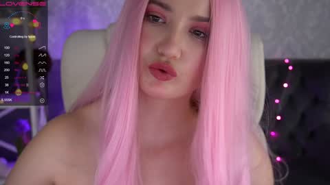 Snapshot of sofiebloom chatting on December 2024 09:52:02 PM Sofie online show from December 2024 09:52:02 PM