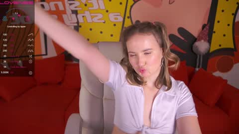 Snapshot of sofiebloom chatting on December 2024 12:03:02 AM Sofie online show from December 2024 12:03:02 AM