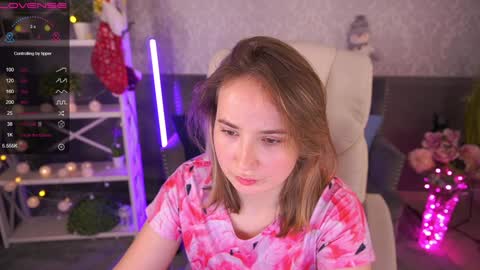 Snapshot of sofiebloom chatting on December 2024 03:37:01 AM Sofie online show from December 2024 03:37:01 AM