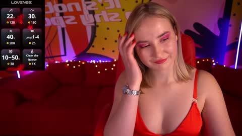 Snapshot of sofiebloom chatting on January 2025 09:50:01 PM Sofie online show from January 2025 09:50:01 PM